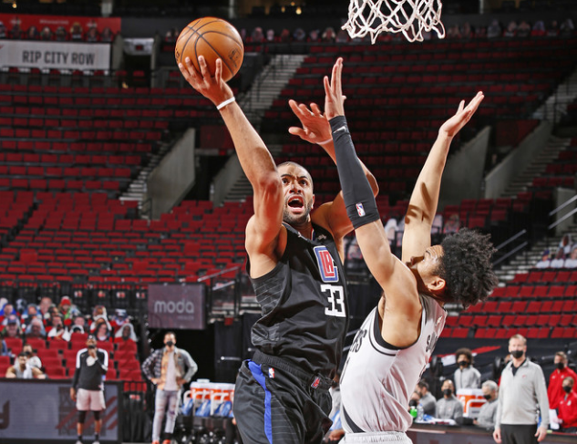  图卢兹后卫失误送礼对手反超比分获胜